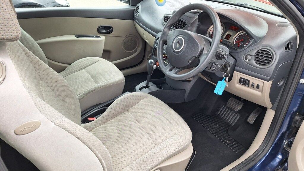 Renault Clio Hatchback Blue #6