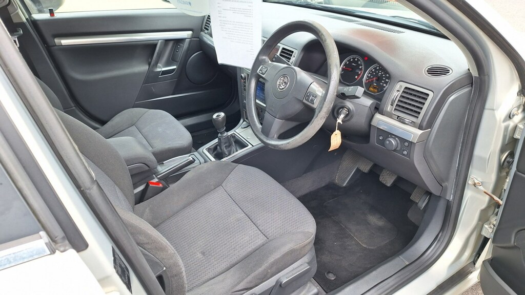 Vauxhall Vectra Hatchback Beige #6