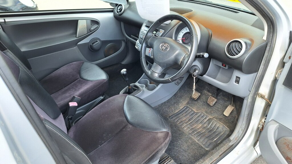Toyota Aygo Hatchback SD59XPT Silver #6