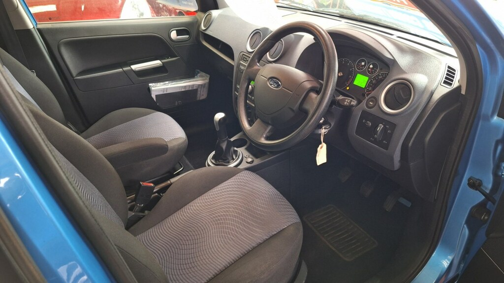 Ford Fusion Hatchback Blue #6