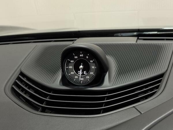 Porsche Taycan Performance Plus 93.4Kwh Turbo S Cross Turismo LN71XSF Black #4