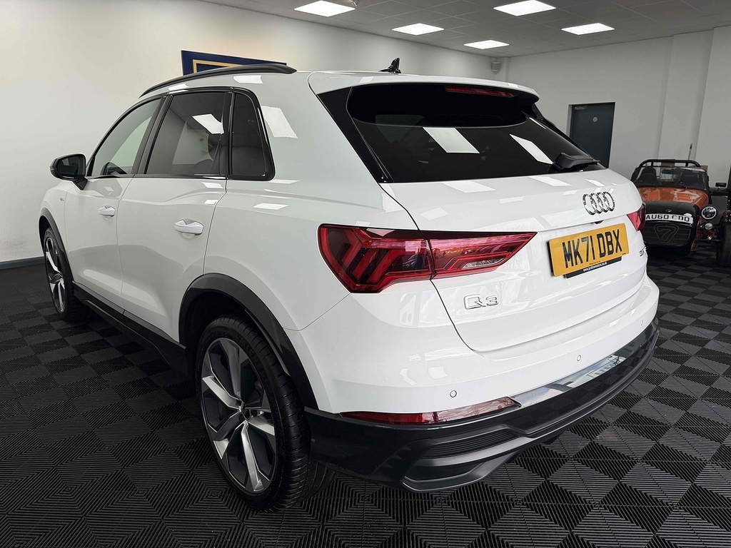 Audi Q3 Tfsi Cod Black Edition MK71DBX White #5