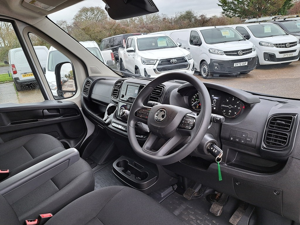 Vauxhall Movano Cdti 3500 Biturbo Prime DT24YXK White #2