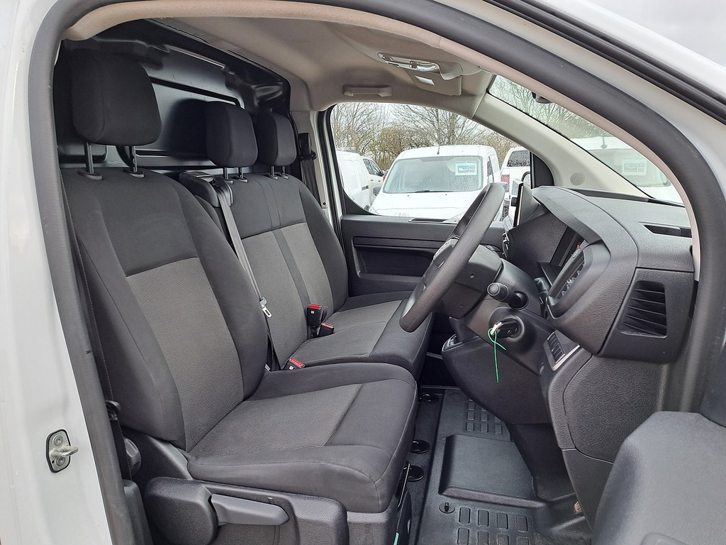 Vauxhall Vivaro Turbo D Prime DN74RMV White #6