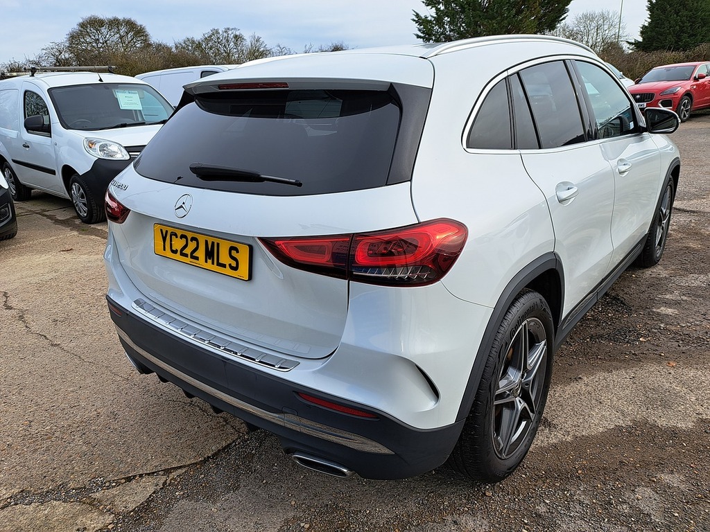 Mercedes-Benz GLA Class Gla200 Amg Line YC22MLJ White #6