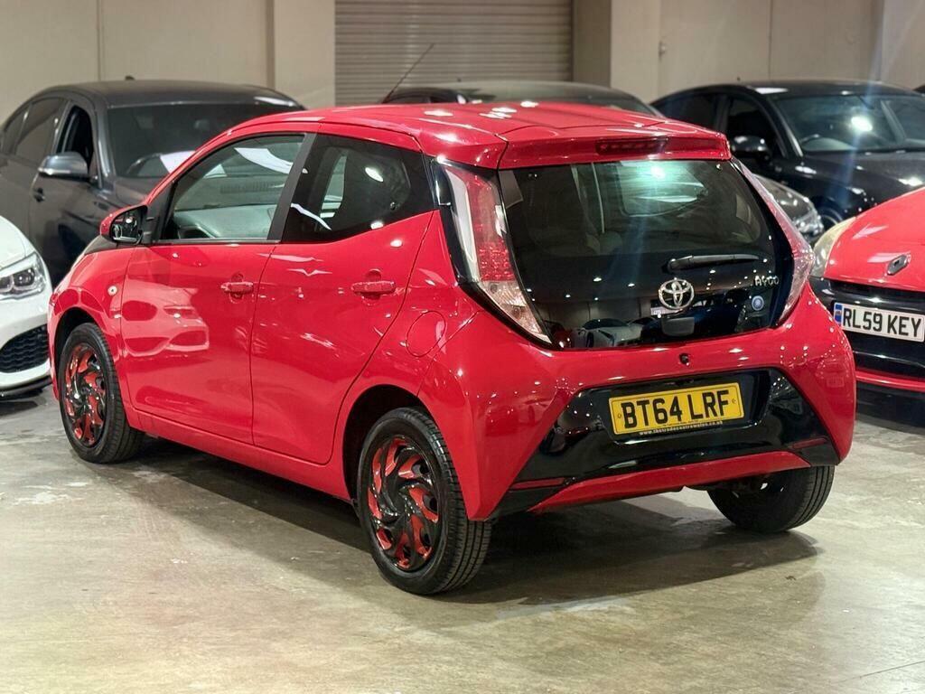 Toyota Aygo 1.0 Vvt-i X-play X-shift Euro 5 BT64LRF Red #6