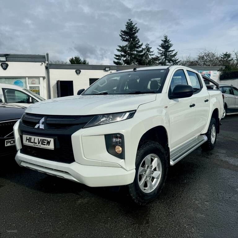 Mitsubishi L200 Cab Di-d 150 4Life 4Wd White