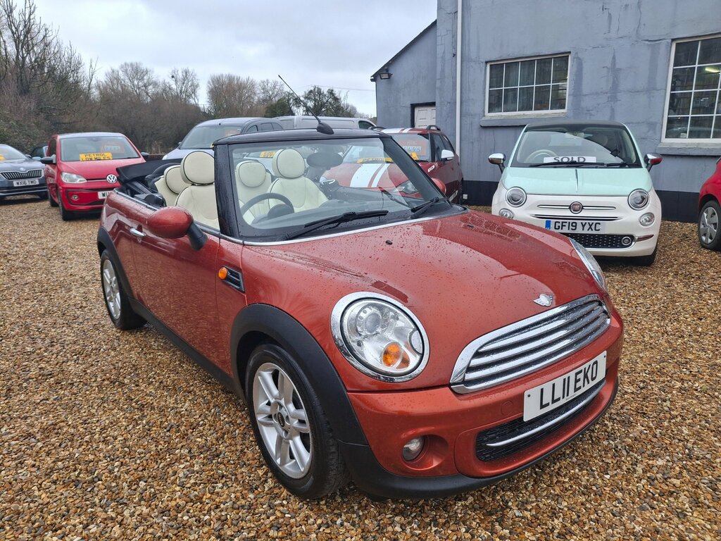 Mini Convertible 1.6 Cooper D Convertible Euro 5 Orange