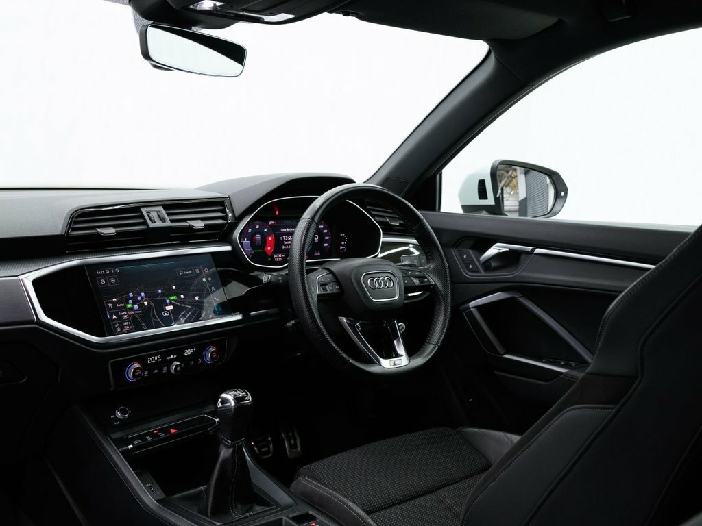 Audi Q3 2L S Line LV69SXG White #3