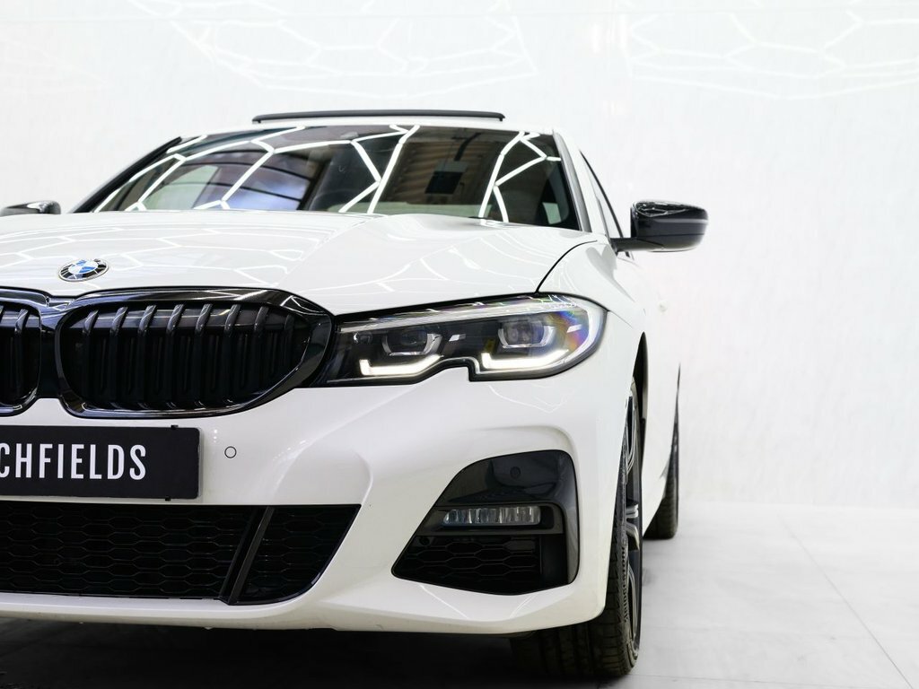 BMW 3 Series 2L M Sport YA21DXK White #2