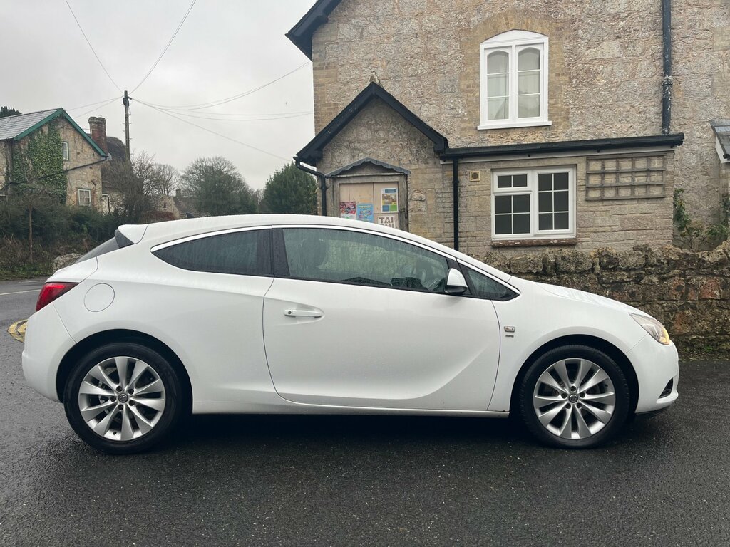 Vauxhall Astra 1.4T Sri Coupe Euro 5 Ss 140 White #2