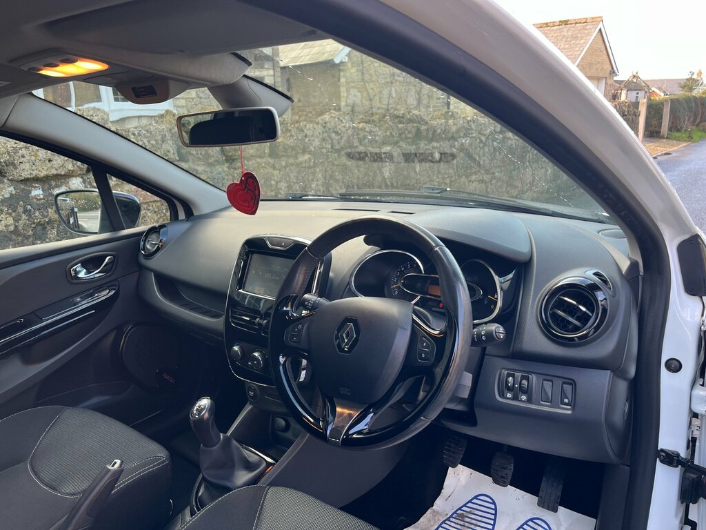 Renault Clio 0.9 Tce Dynamique Medianav Hatchback Ma CE13UCV White #4