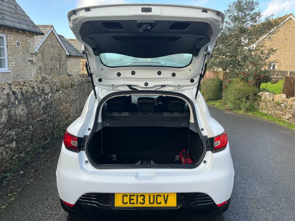 Renault Clio 0.9 Tce Dynamique Medianav Hatchback Ma CE13UCV White #6