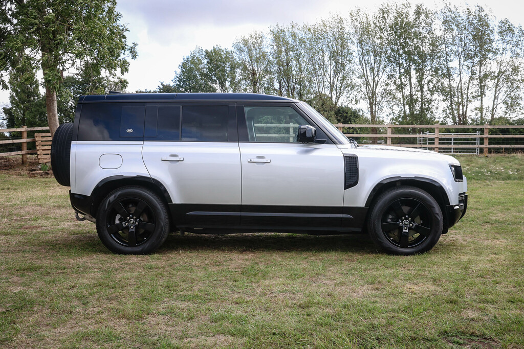 Land Rover Defender 110 2.0 D240 First Edition 110 DU70HXJ Silver #3