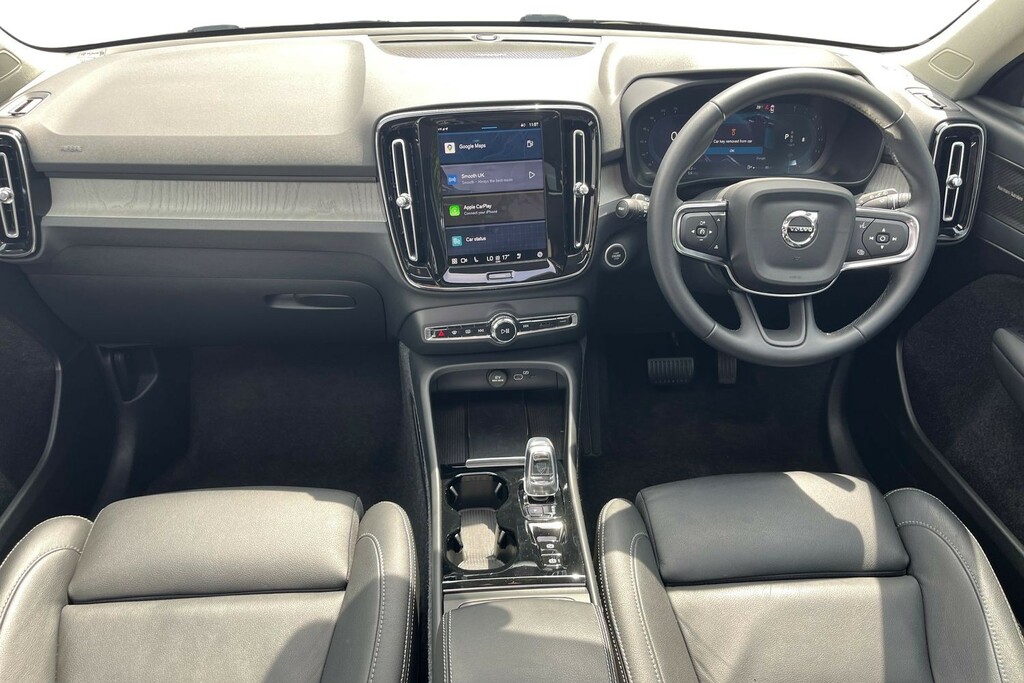 Volvo XC40 B3 Ultimate FG24DBO White #6