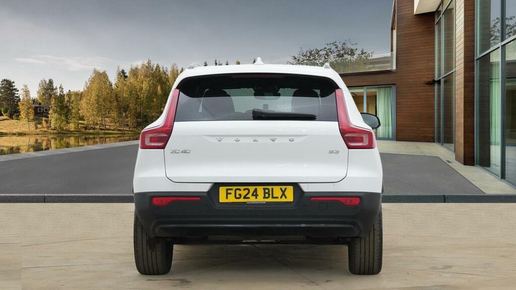 Volvo XC40 B3 Plus FG24BLX White #4
