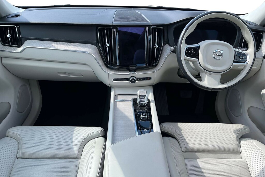Volvo XC60 T8 Inscription Pro CA22OFL Black #6