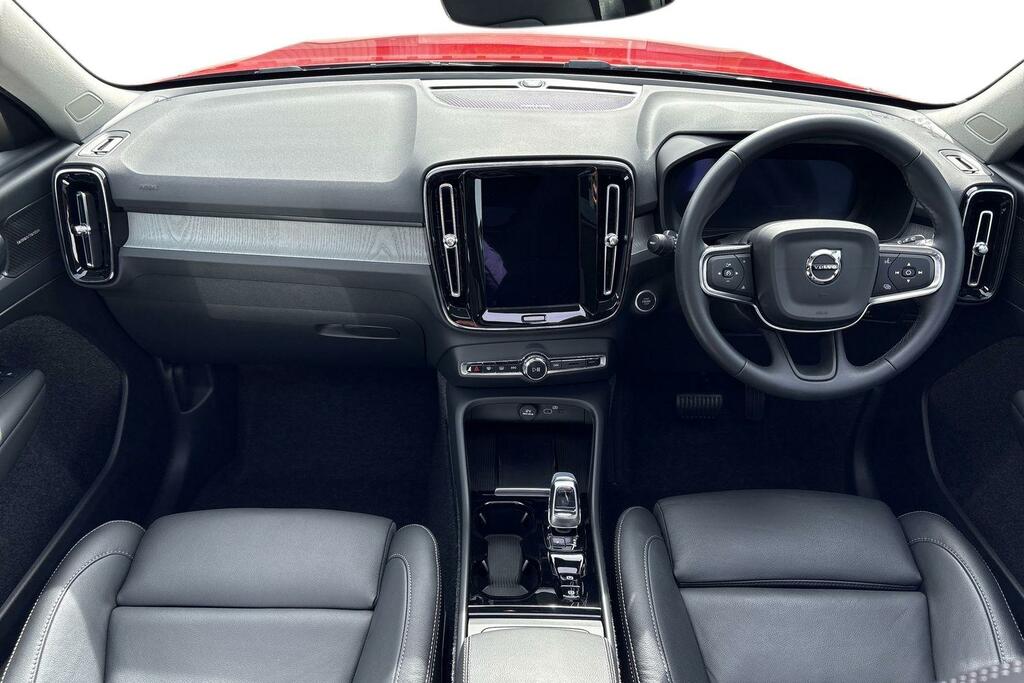 Volvo XC40 Ultra Dark OE74GPZ Red #6