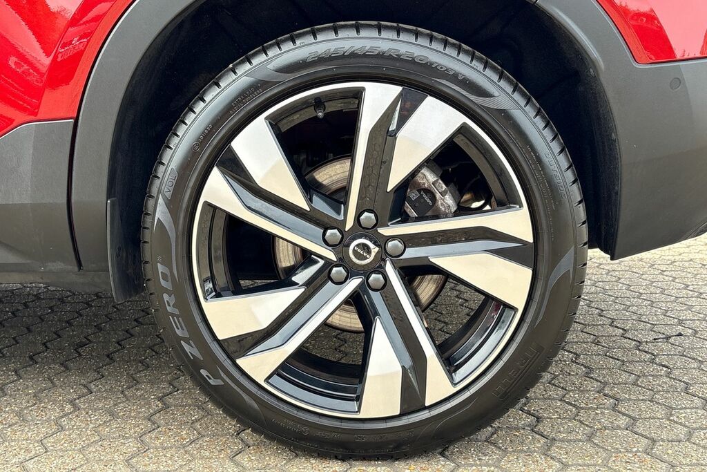 Volvo XC40 Ultra Dark OE74GPZ Red #5