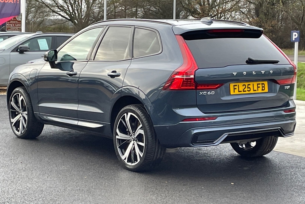 Volvo XC60 Ultra Dark FL25LFB Blue #3