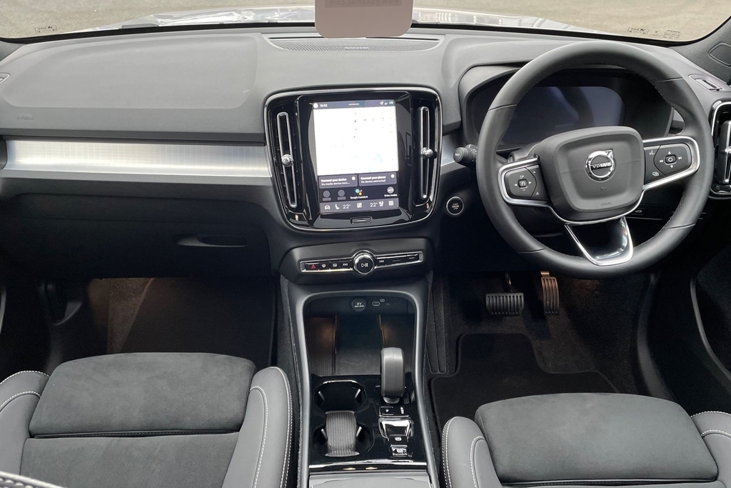 Volvo XC40 Ultra Dark OE25ZJN Silver #6