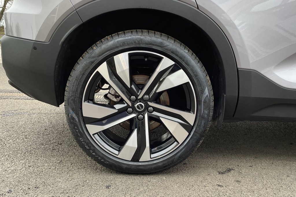 Volvo XC40 Ultra Dark OE25ZJN Silver #5