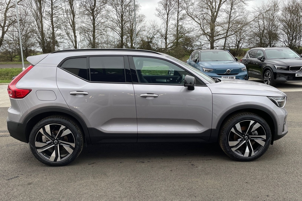 Volvo XC40 Ultra Dark OE25ZJN Silver #4