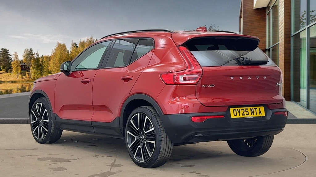 Volvo XC40 Ultra Dark OY25NTA Red #5