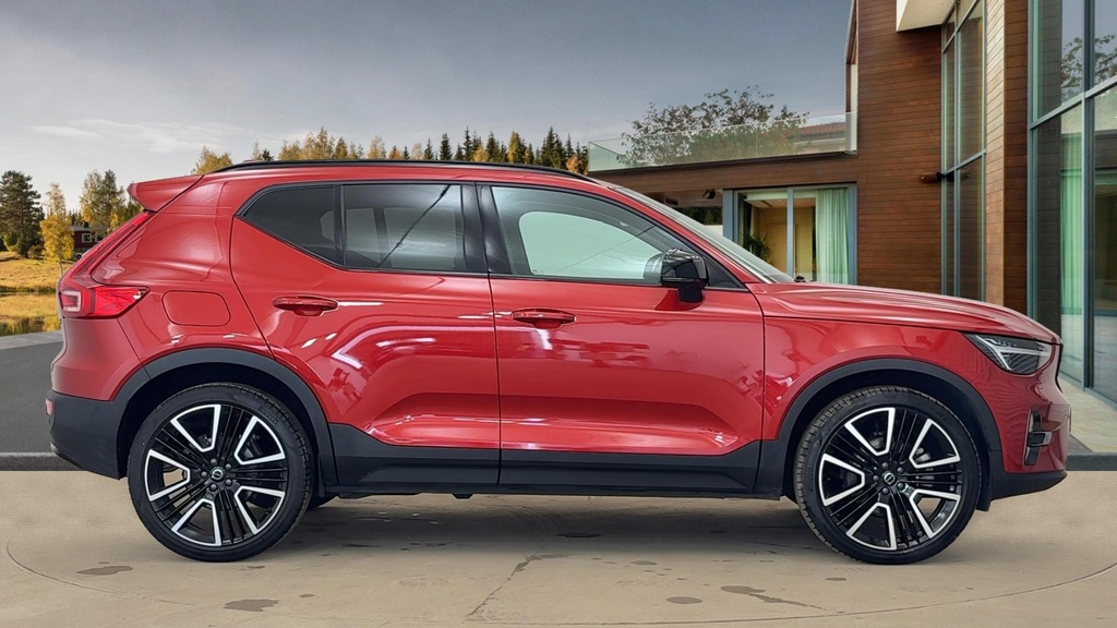 Volvo XC40 Ultra Dark OY25NTA Red #2