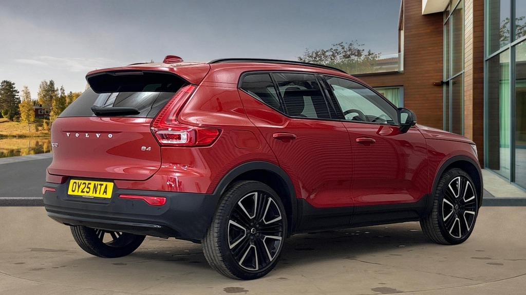 Volvo XC40 Ultra Dark OY25NTA Red #3