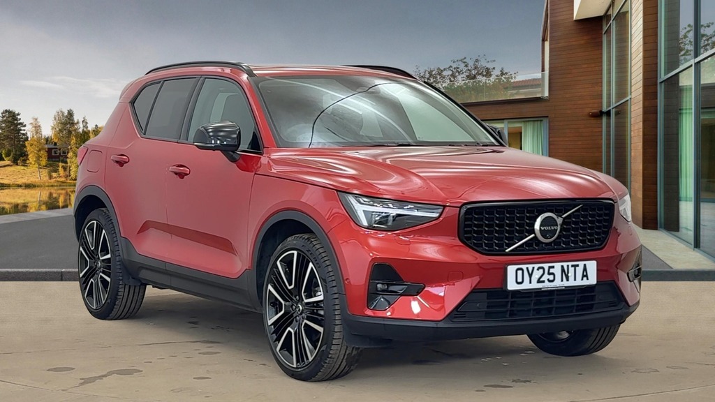 Volvo XC40 Ultra Dark OY25NTA Red