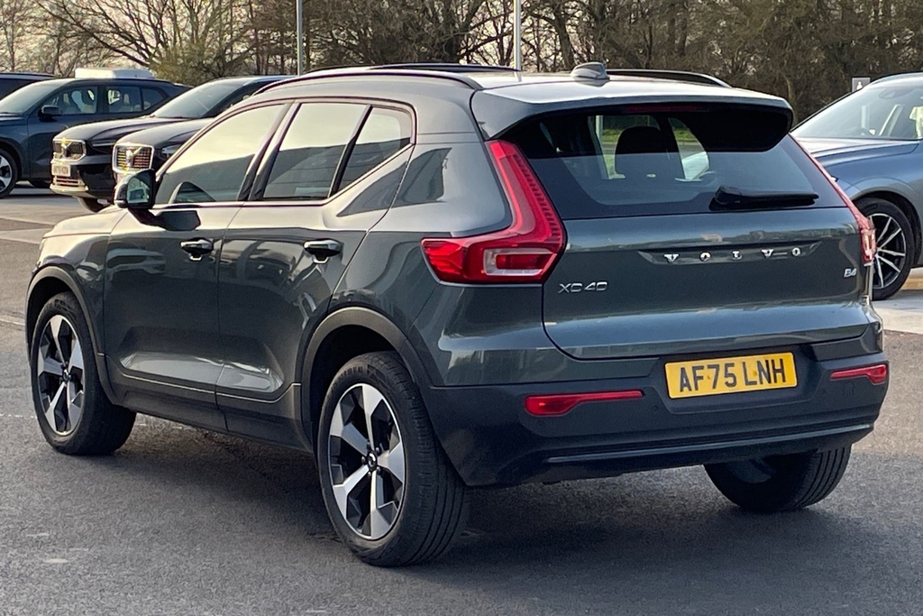 Volvo XC40 Plus Dark AF75LNH Green #3