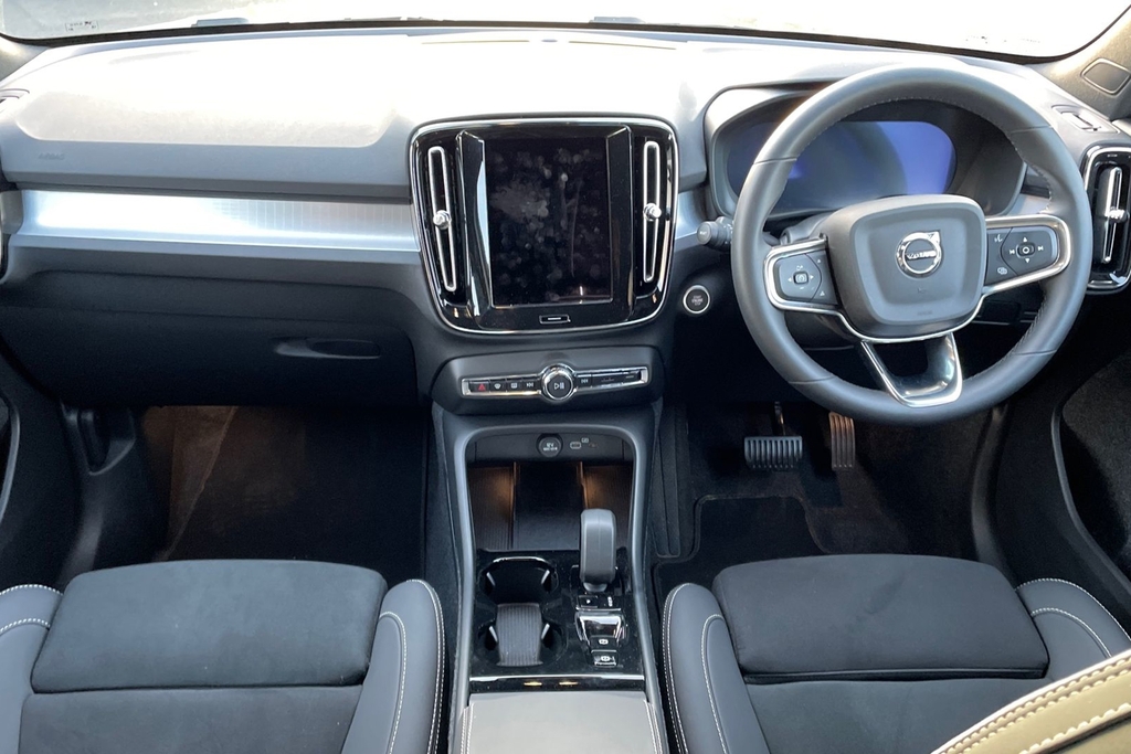 Volvo XC40 Plus Dark AF75LNH Green #6