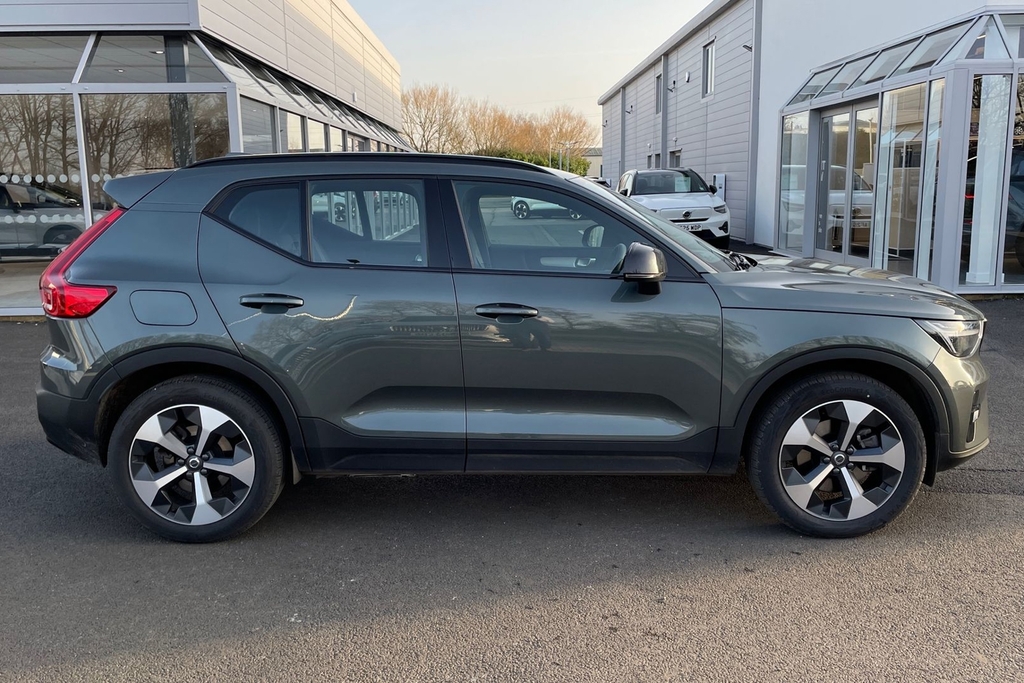 Volvo XC40 Plus Dark AF75LNH Green #4