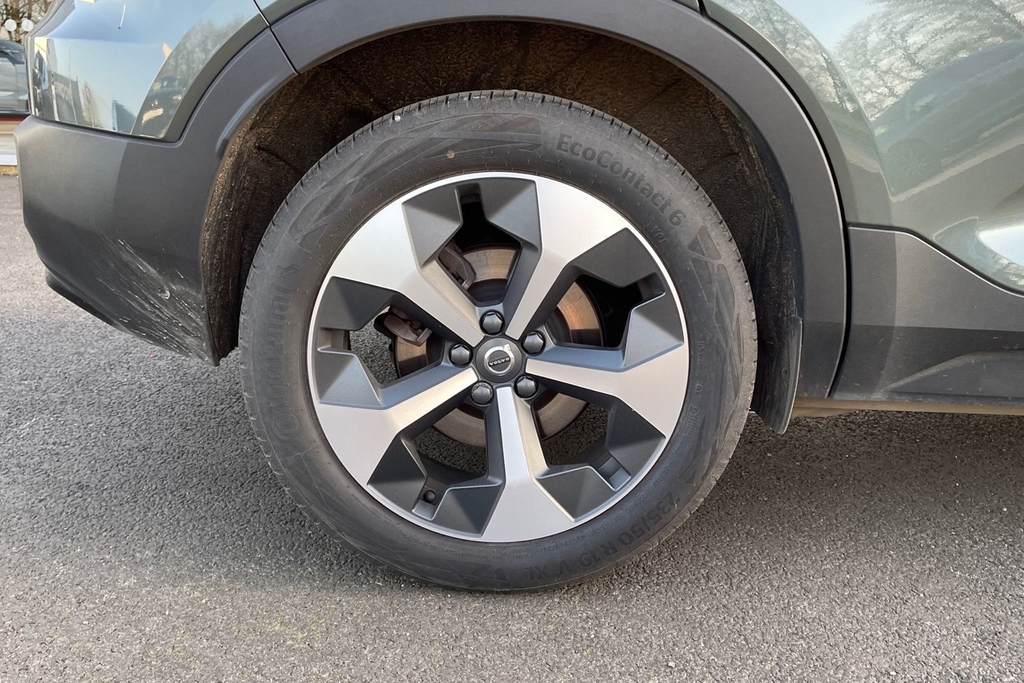 Volvo XC40 Plus Dark AF75LNH Green #5