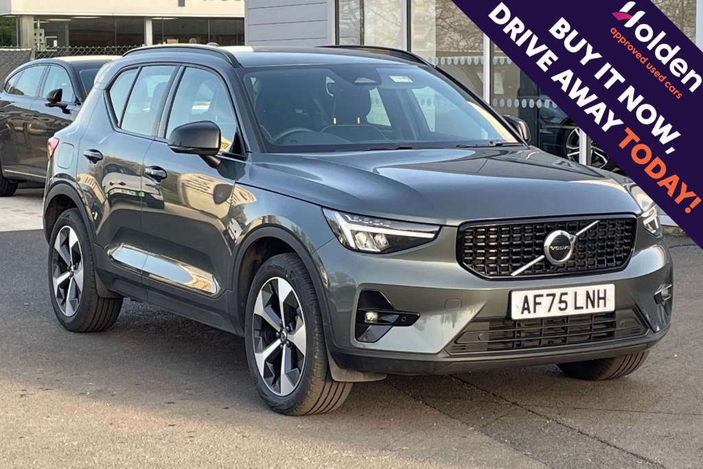 Volvo XC40 Plus Dark Green