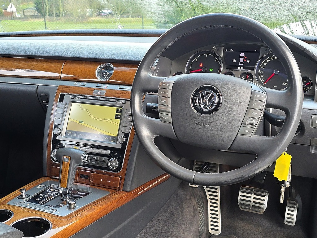 Volkswagen Phaeton V6 Tdi 4Motion Grey #9