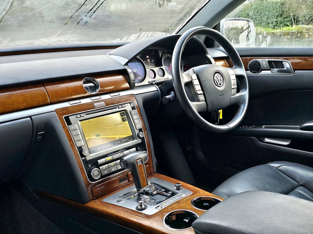 Volkswagen Phaeton V6 Tdi 4Motion Grey #1