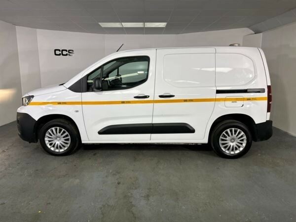 Peugeot Partner 1.5 650 Bluehdi 75 Professional Premium Van CA71GZW White #4