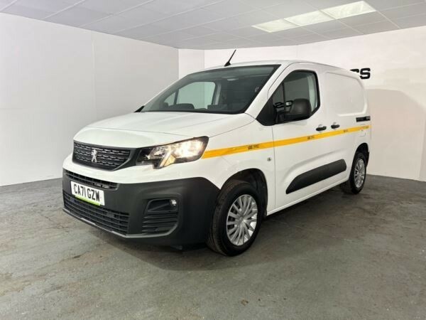 Peugeot Partner 1.5 650 Bluehdi 75 Professional Premium Van CA71GZW White #3