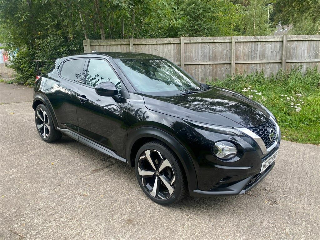 Nissan Juke 1.0 Dig-t Tekna Euro 6 Ss MC70RWF Black #2