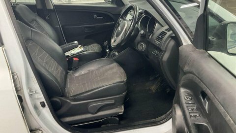 Kia Venga 1.6 3 Mpv GC66CFZ White #6