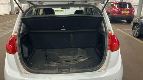 Kia Venga 1.6 3 Mpv GC66CFZ White #4