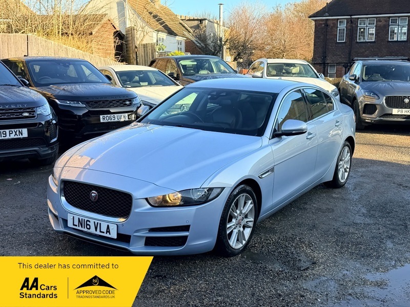 Jaguar XE Prestige Silver