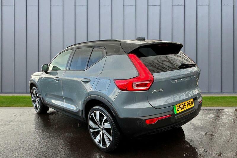 Volvo XC40 2.0 B3p Ultra Bright Black #3