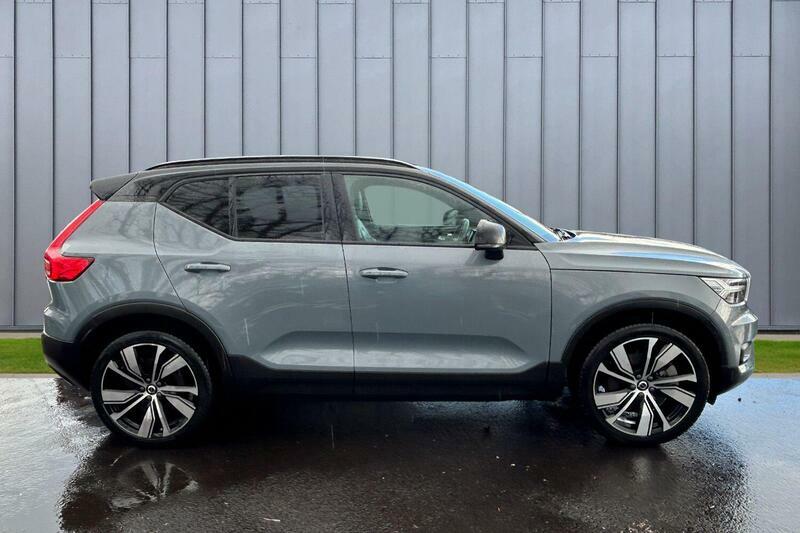 Volvo XC40 2.0 B3p Ultra Bright Black #8