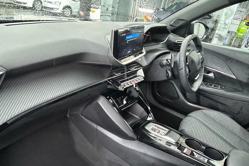 Peugeot 2008 1.2 Puretech Allure Eat Euro 6 Ss WF75NNC Black #2