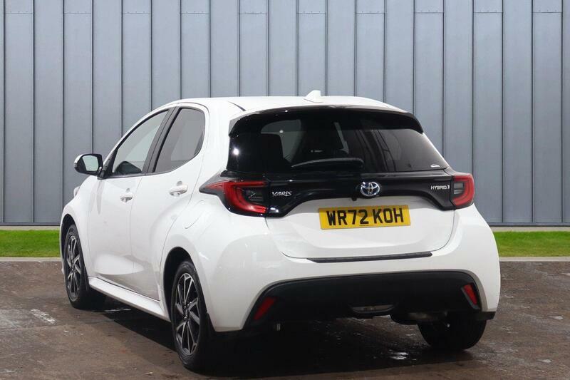 Toyota Yaris 1.5 Vvt-h Design E-cvt Euro 6 Ss WR72KOH White #3