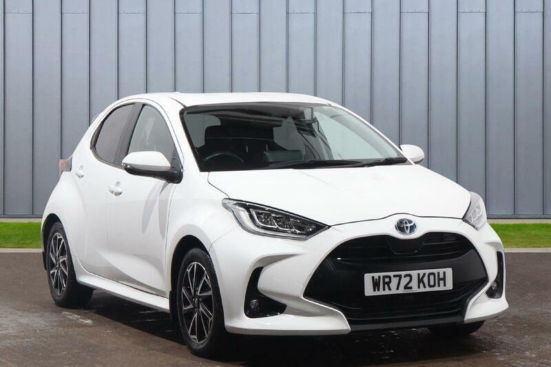 Toyota Yaris 1.5 Vvt-h Design E-cvt Euro 6 Ss White