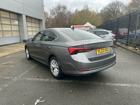 Skoda Octavia 2023 23 2.0 YL23HGD #6